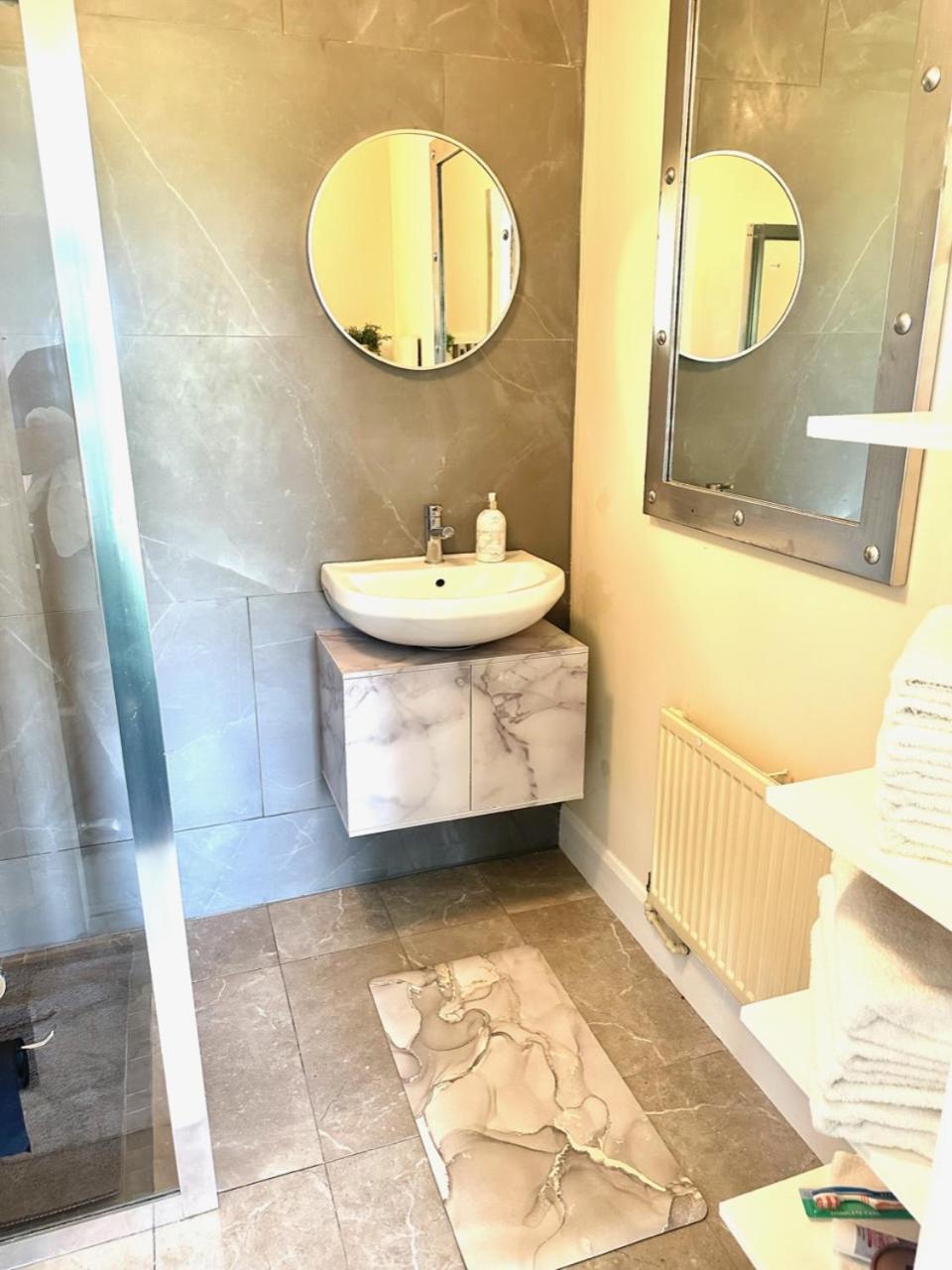 Kildare Luxury Suites Eksteriør bilde