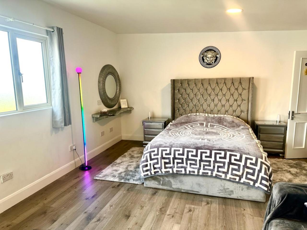 Kildare Luxury Suites Eksteriør bilde